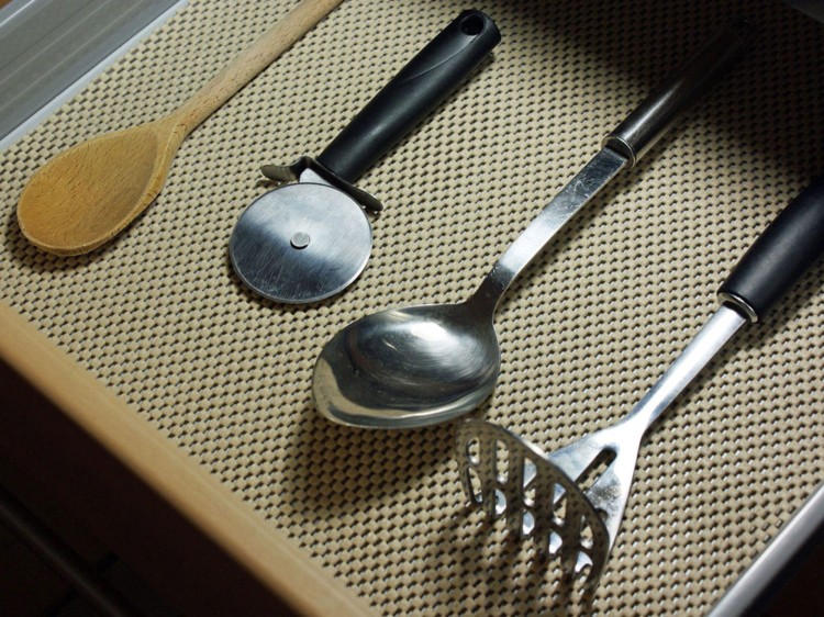 Mata Antypoślizgowa Tenura Pod Naczynia Kuchenna do Szuflady