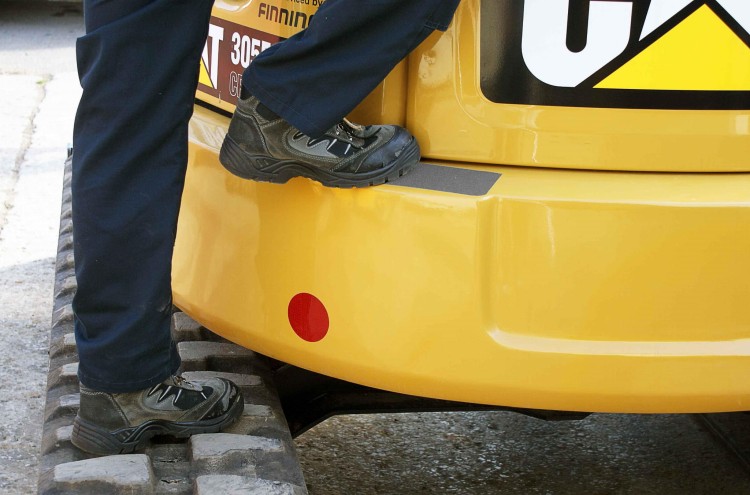 _120822437H3401N-Black-Standard-Safety-Grip-Applied-to-a-Digger-15 kopia.jpg