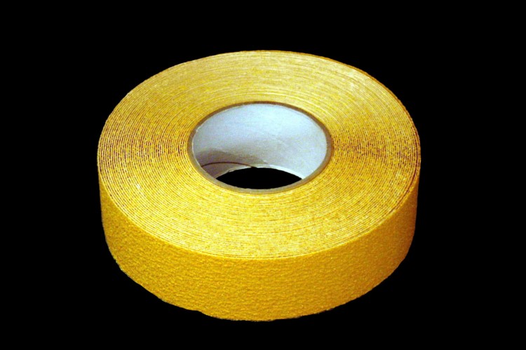 żółta taśma antypoślizgowa