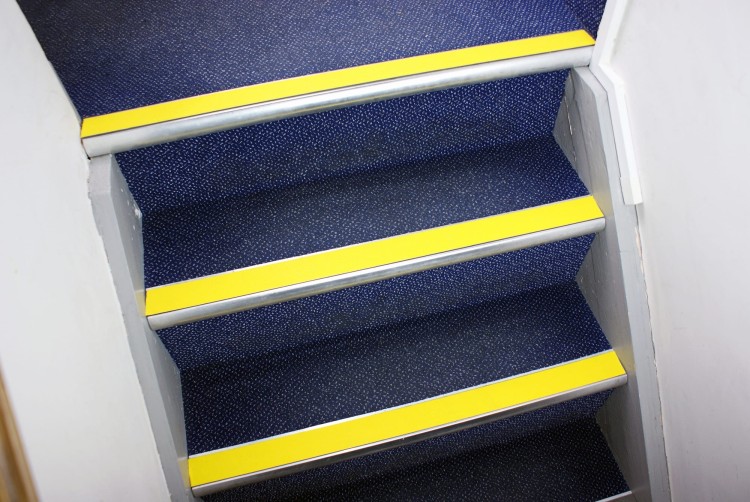 Taśma Antypoślizgowa Żółta Schodowa