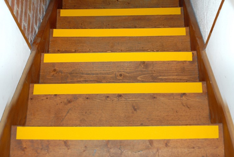 Taśma na schody - antypoślizgowa - żółta