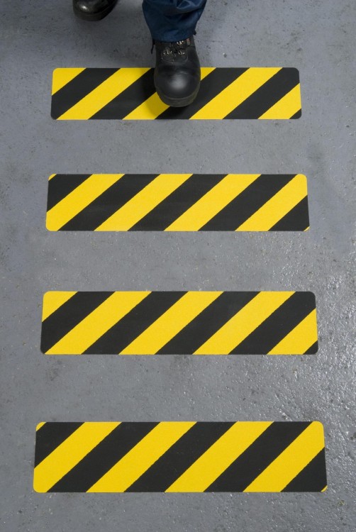 Antypoślizgowa Ostrzegawcza Taśma Znakująca Czarno Żółta