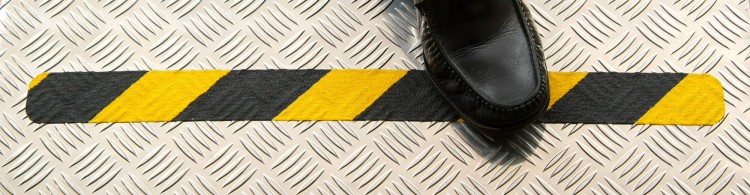 Taśma Antypoślizgowa Ostrzegawcza Dopasowująca się do Schodów Ryflowanych